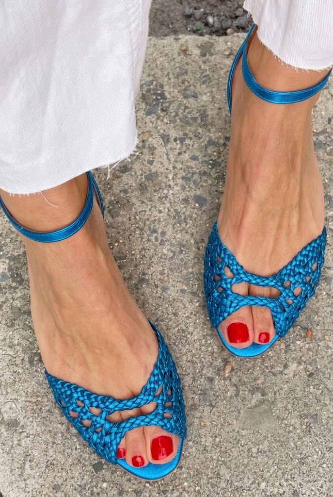 Jolina - Golden Woven Sandals